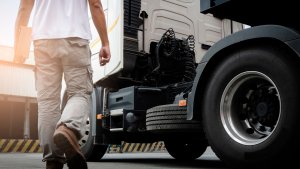 6 Crucial Tips for Truck Tire Maintenance and Repair