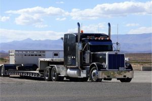 What To Expect From A Job As A Commercial Truck Driver