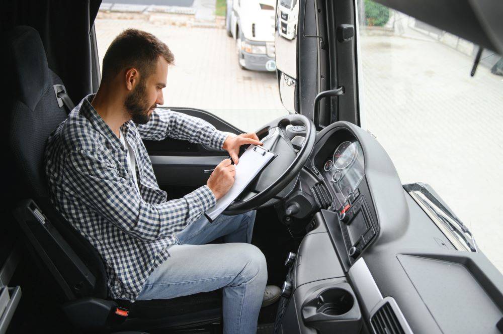 How Long Can Semi Truck Drivers Drive | Mission Financial Services