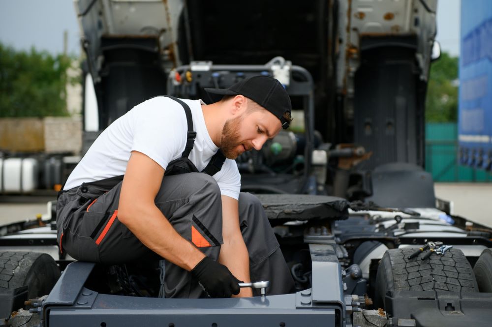 semi truck mechanic