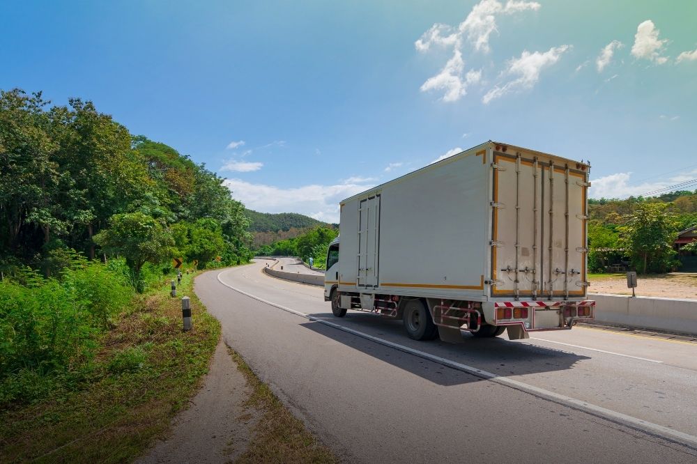 semi truck dry bed