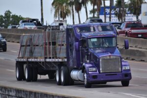 How to Secure Loads Safely on Flatbed Trailers