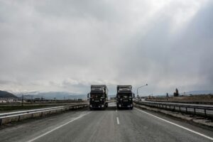 benefits of leasing a semi-truck