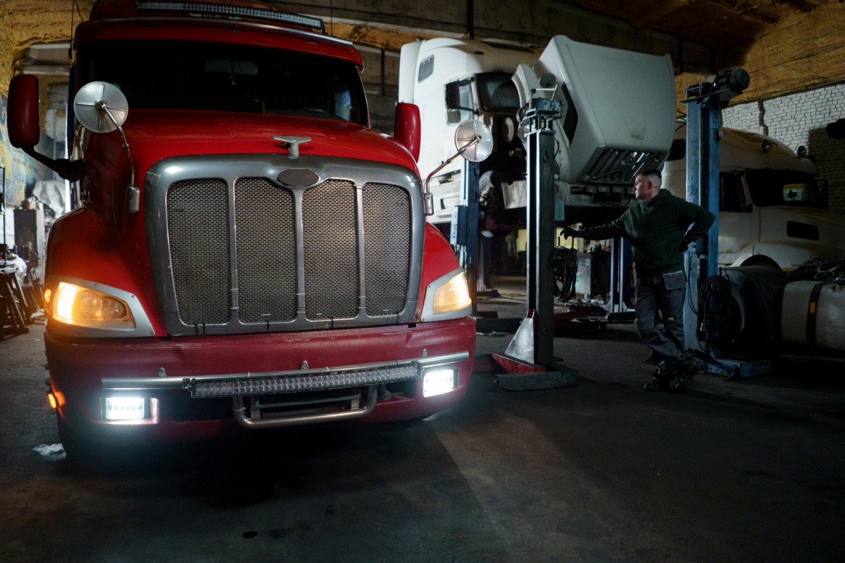 What You Need to Know About Lease-to-Own Semi Trucks 1