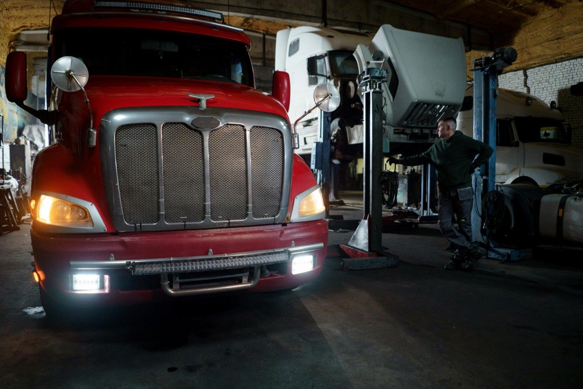 What You Need to Know About Lease-to-Own Semi Trucks 1