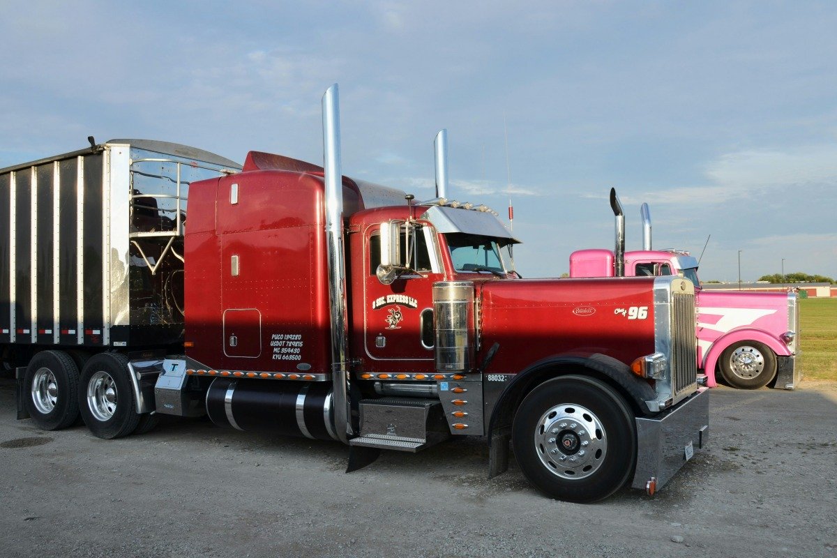 What You Need to Know About Lease-to-Own Semi Trucks 2
